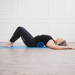 Zafuko Rollable Yoga & Meditation Cushion: Teal/Turquoise / Medium