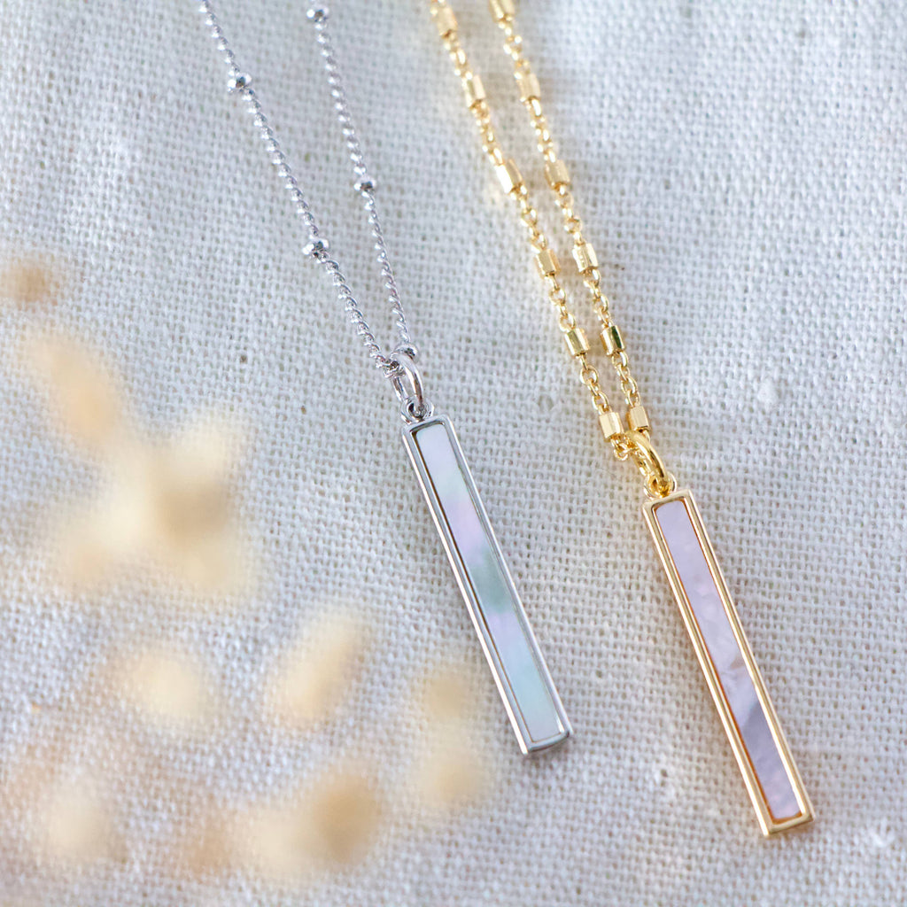 Mother of Pearl Bar Necklace: GOLD