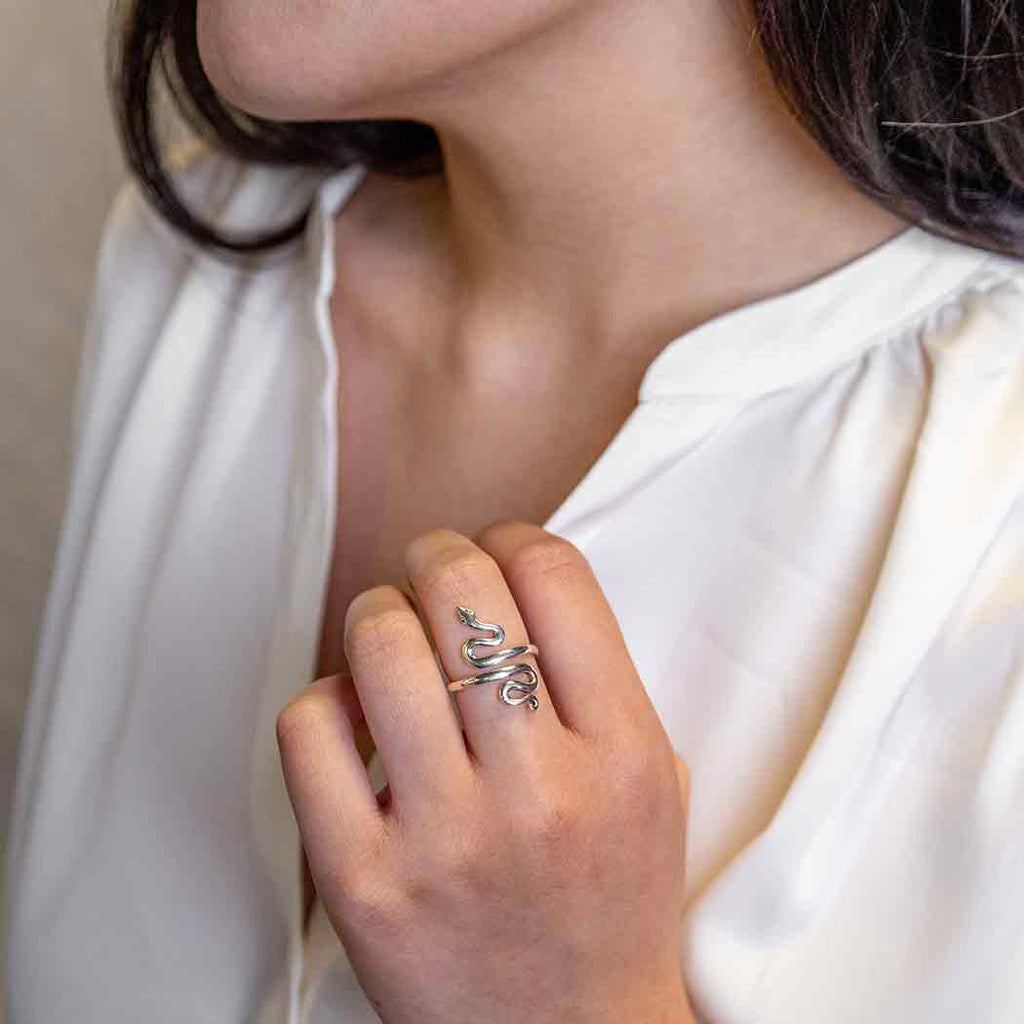 Adjustable Snake Ring: Bronze