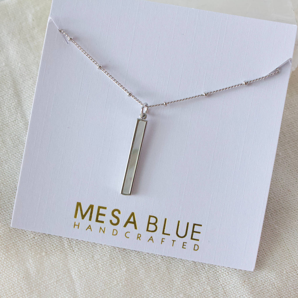Mother of Pearl Bar Necklace: GOLD
