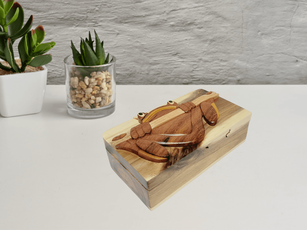 Tree Frog - Hand Carved Keepsake Gift Box