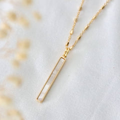 Mother of Pearl Bar Necklace: GOLD
